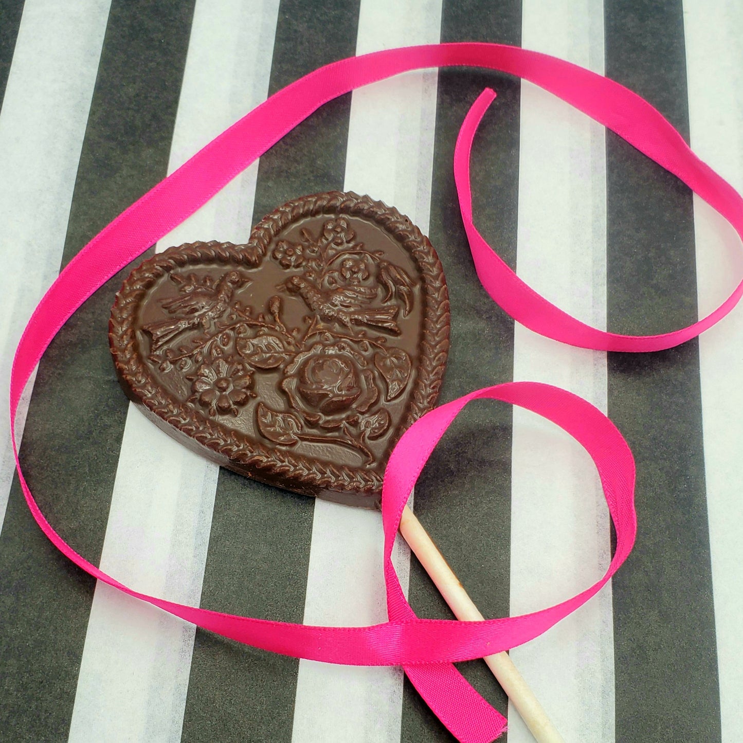Vegan “Love Birds” Chocolate Valentine’s Heart Lolly.