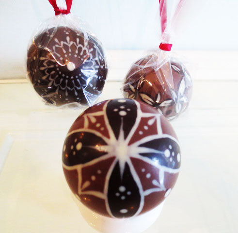 Ornement de trésor de chocolats peints à la main