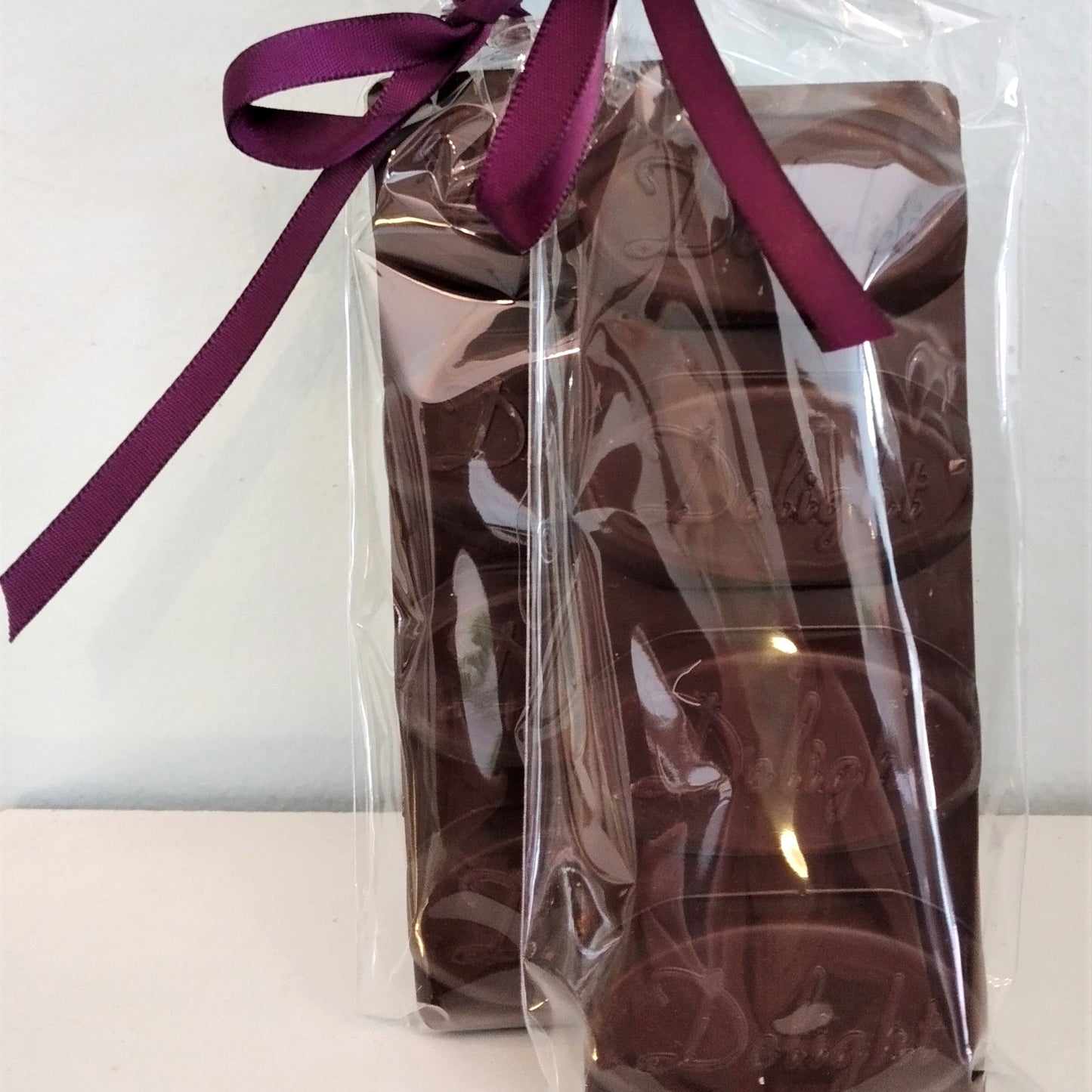 Barre de chocolat solide mi-sucré