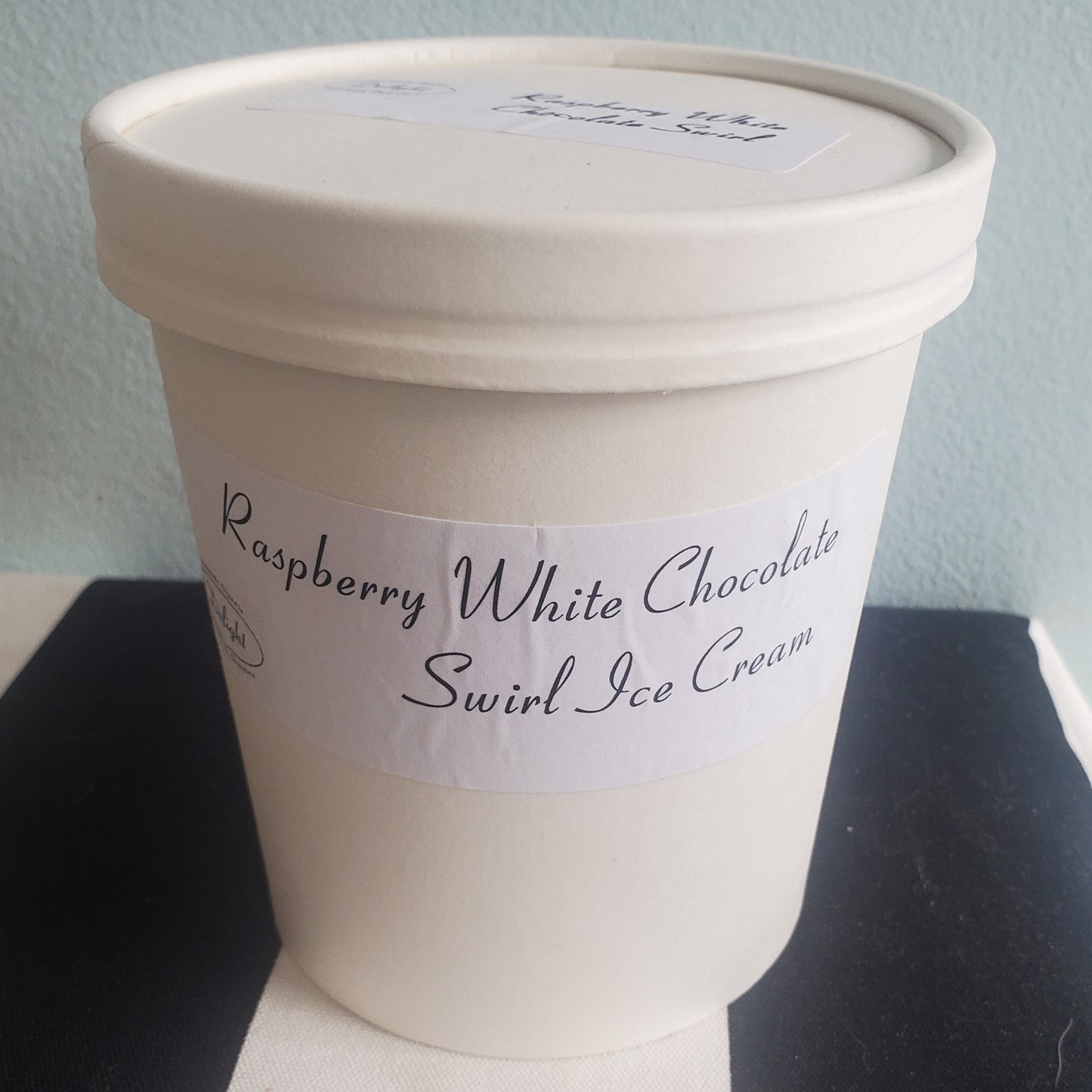 Tourbillon de chocolat blanc aux framboises