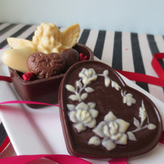 Heart and Roses Box with Cupid and Hearts